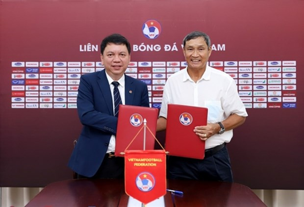 Coach Chung to lead national women's team until end of 2023 hinh anh 1