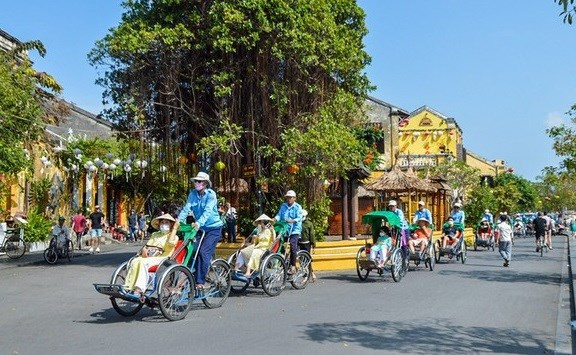 Extra efforts needed to achieve target of 5 million foreign tourists: insiders hinh anh 1