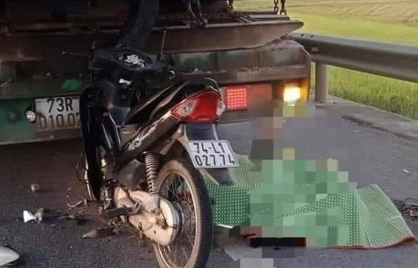 Hai vợ chồng tử nạn trên đường đến bệnh viện