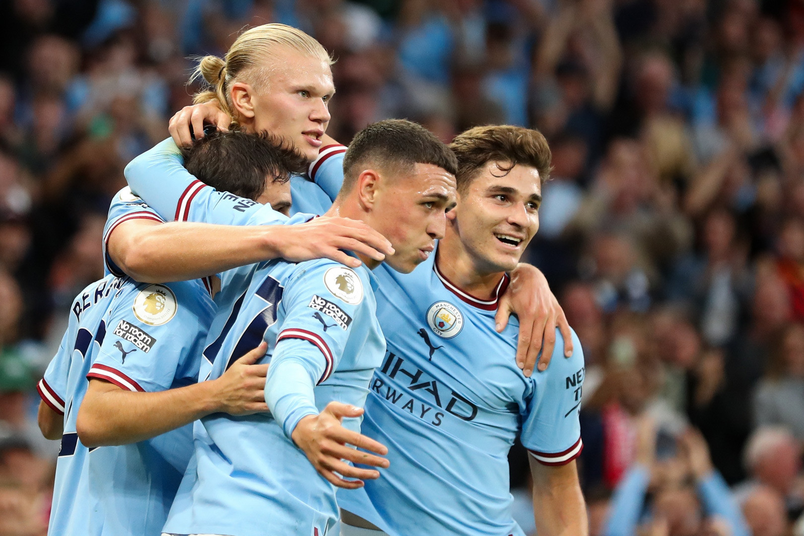 Man City thắng kiểu tennis: Siêu vũ khí Haaland