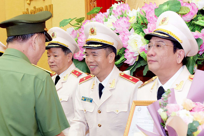 Đại biểu Quốc hội Nguyễn Tiến Nam được thăng hàm thiếu tướng