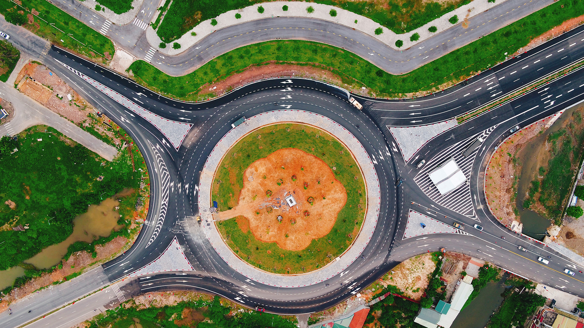 Vietnam’s most modern expressway: Van Don - Mong Cai in photos