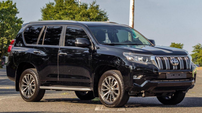 Độ xe sang Lexus GX460 thành mẫu SUV hạng trung Toyota Land Cruiser Prado