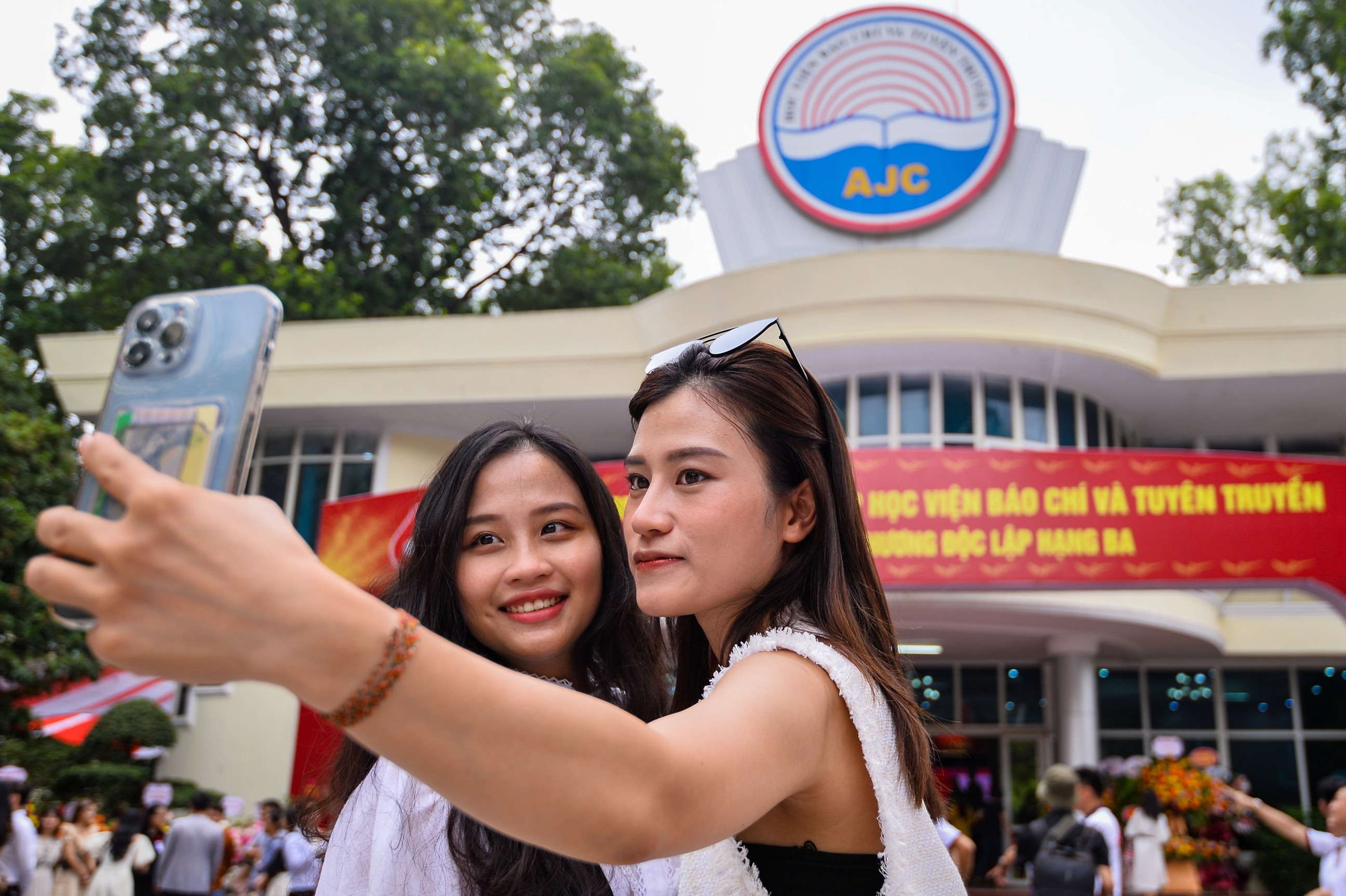 Cựu sinh viên trường báo hội ngộ ngày kỷ niệm 60 năm thành lập