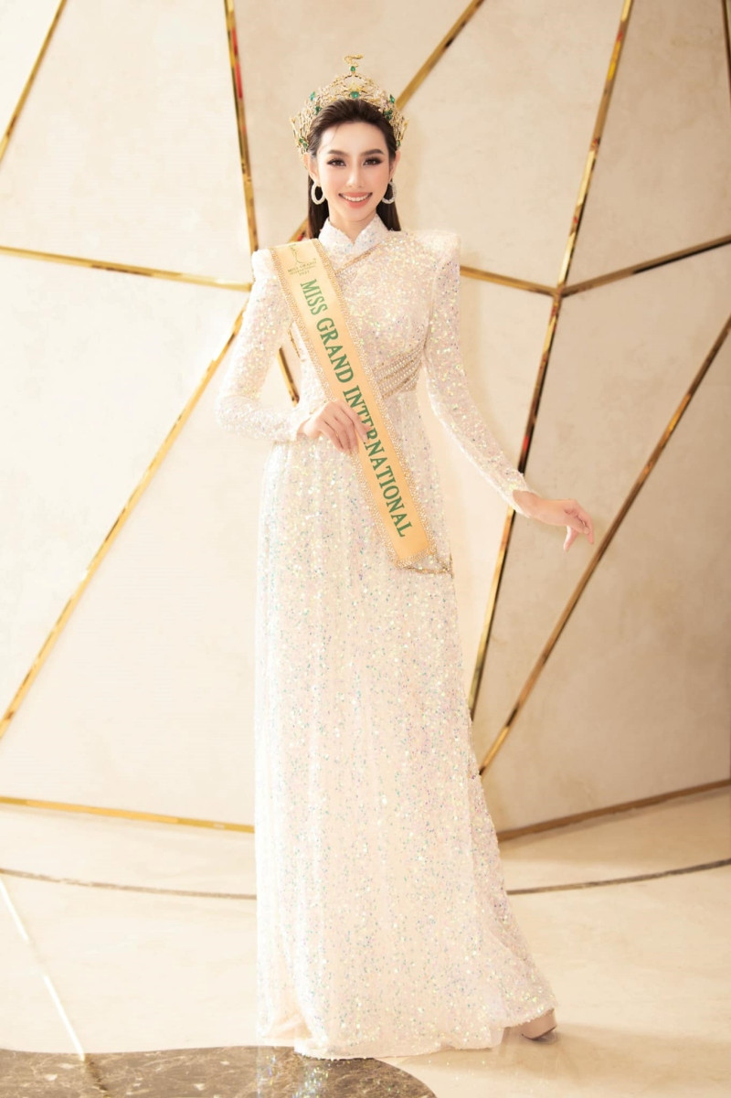 Thùy Tiên công bố trang phục dạ hội Miss Grand International 2021, lại tiếp  tục là một màn hở bạo đến đỏ mắt?