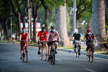 Should Hanoi pilot bicycle-only lanes?