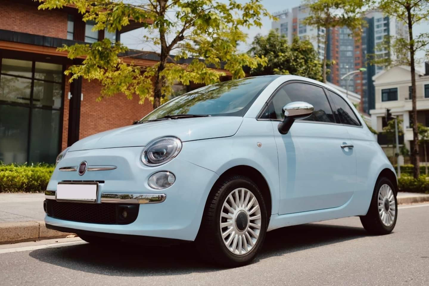 Xe Ý Fiat 500 đời 2009 vẫn có giá 450 triệu đồng