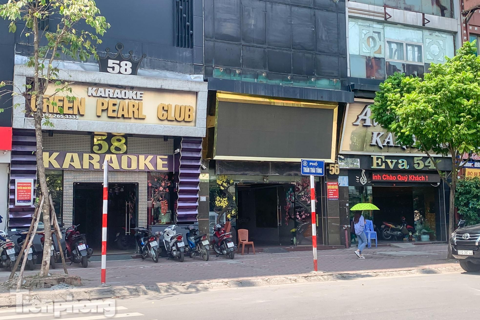 Nhiều quán karaoke tại Hà Nội ế khách sau loạt vụ hỏa hoạn - Ảnh 2.