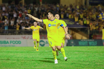Video bàn thắng SLNA 2-2 Đà Nẵng: Học trò thầy Park thi nhau tỏa sáng