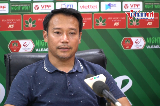 Thua đậm 4 bàn trước Viettel, HLV Nam Định vẫn tự tin trụ hạng