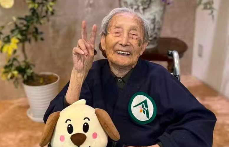 Cụ ông cao tuổi nhất Nhật Bản qua đời
