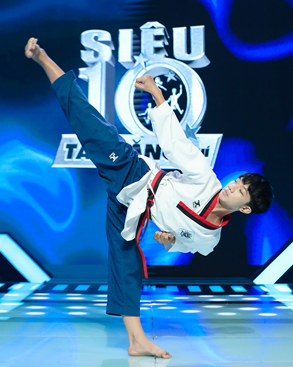 Taekwondo Yop chagi  cú đá biểu tượng