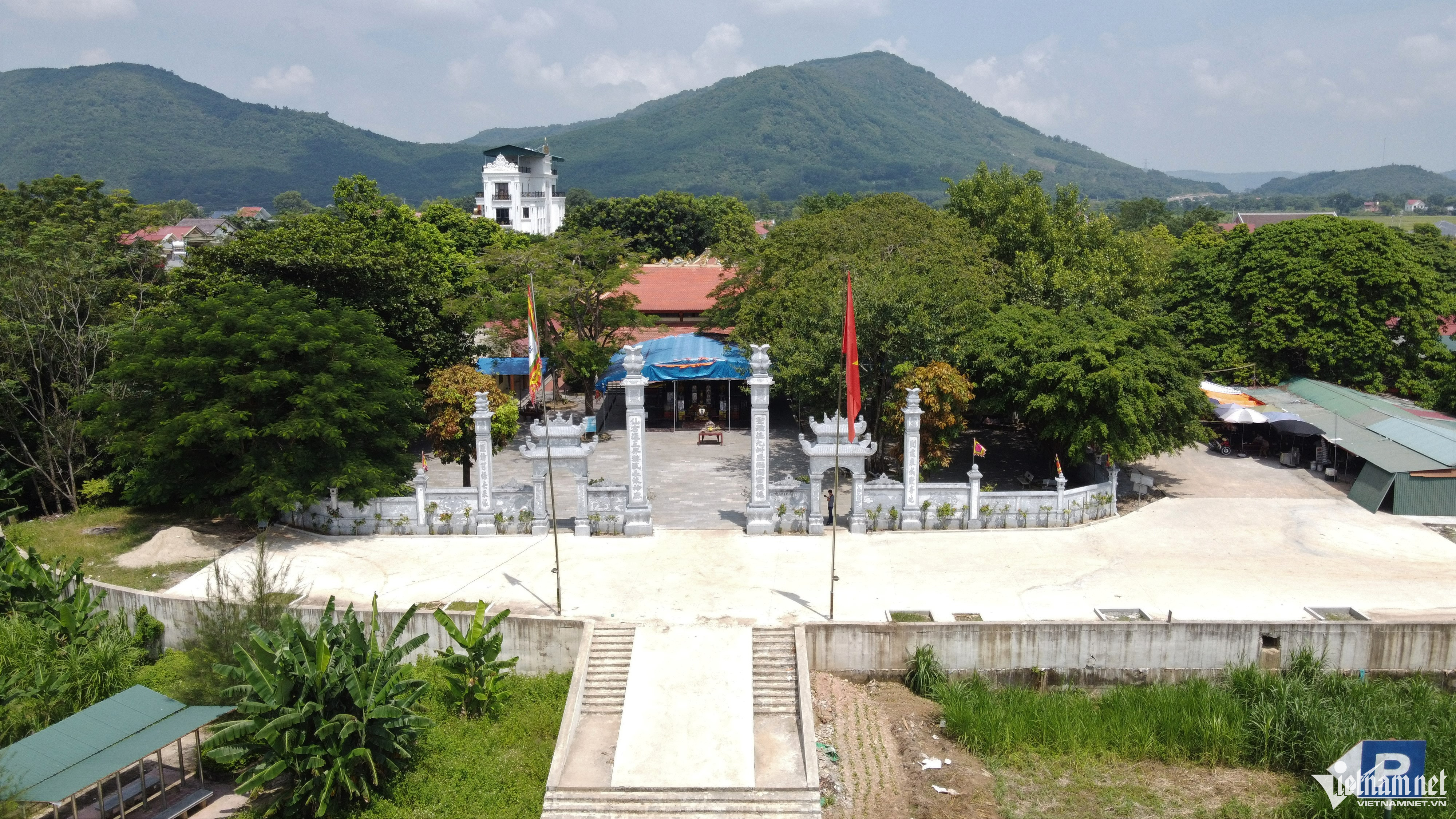Ngôi đền thiêng ở Thanh Hóa, nơi gà gáy 5 huyện nghe