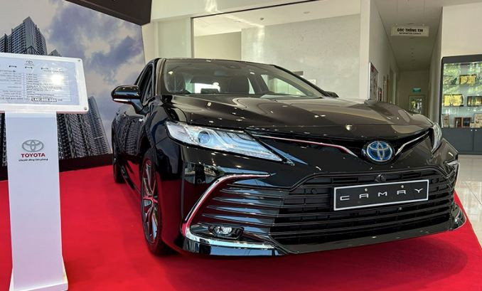 Thị trường sedan giá 1 tỷ: Toyota Camry vẫn 