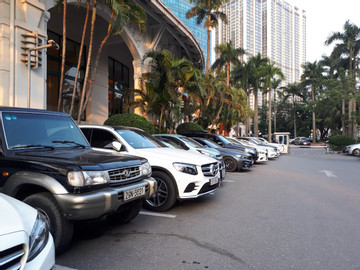 'Ông lớn' ô tô ngoại vẫn chuộng nhập xe về bán hơn tự sản xuất ở Việt Nam