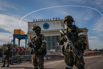 Anh tin Moscow sẽ mở rộng tấn công ở Ukraine, lãnh đạo an ninh Nga đến Trung Quốc