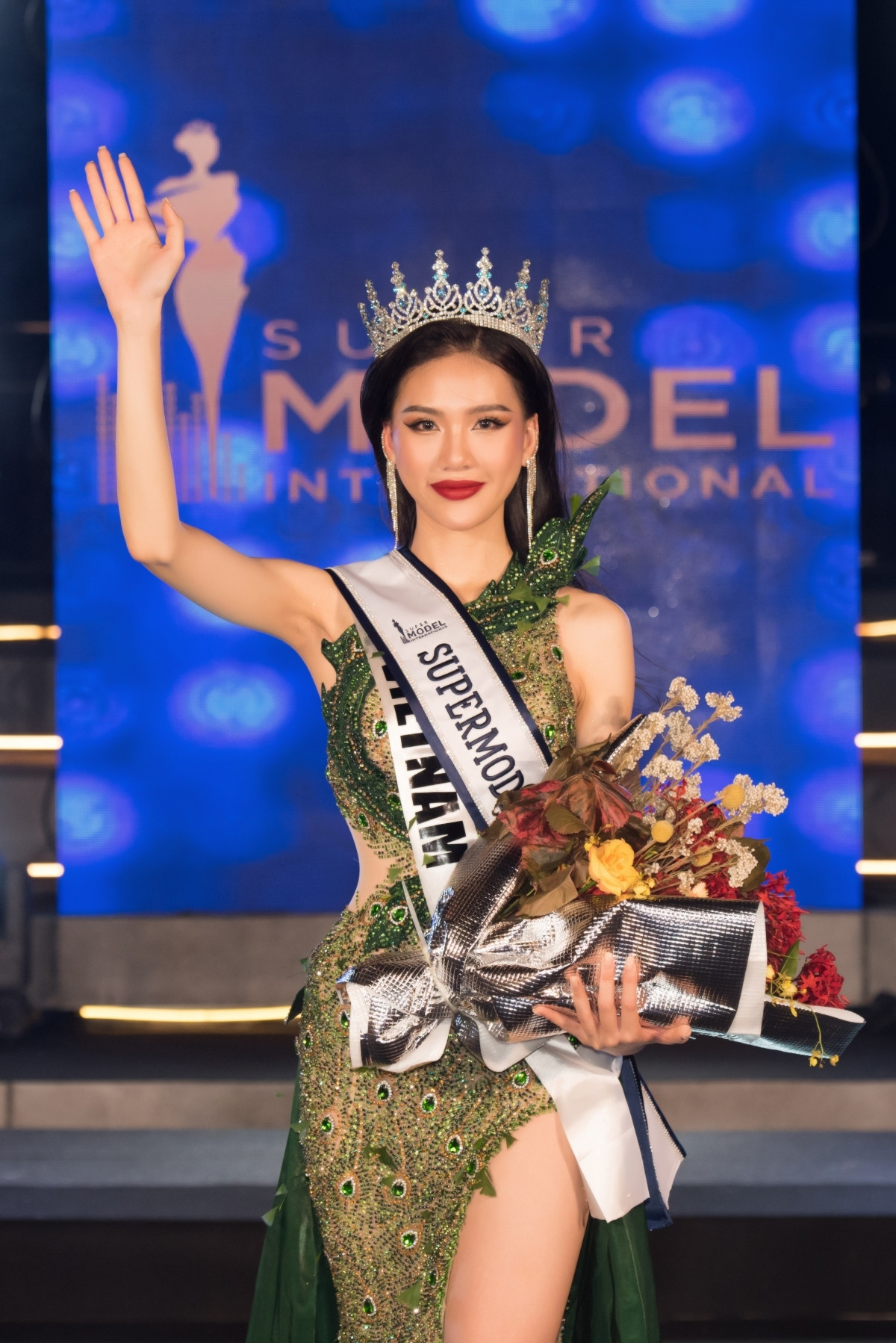 quynh hoa named winner of supermodel international 2022 picture 1