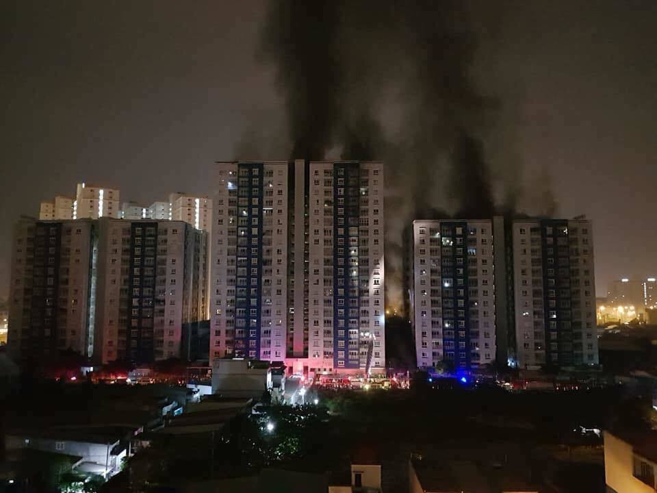 Cháy chung cư, thiệt hại ai lo?
