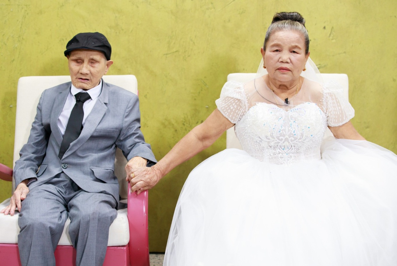 Chàng trai mù cưới cô gái mồ côi và chuyện tình 55 năm vượt giông bão