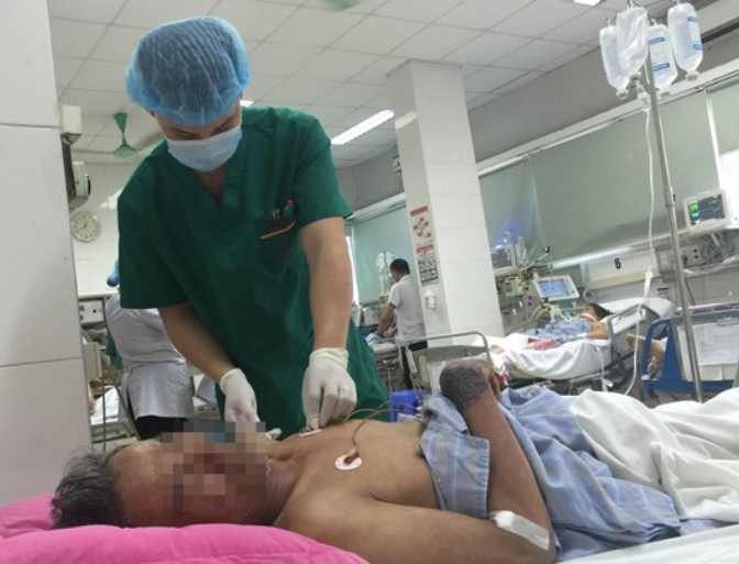 Người đàn ông Hà Nội đau đầu dữ dội, suy giảm nhận thức sau bữa tiết canh
