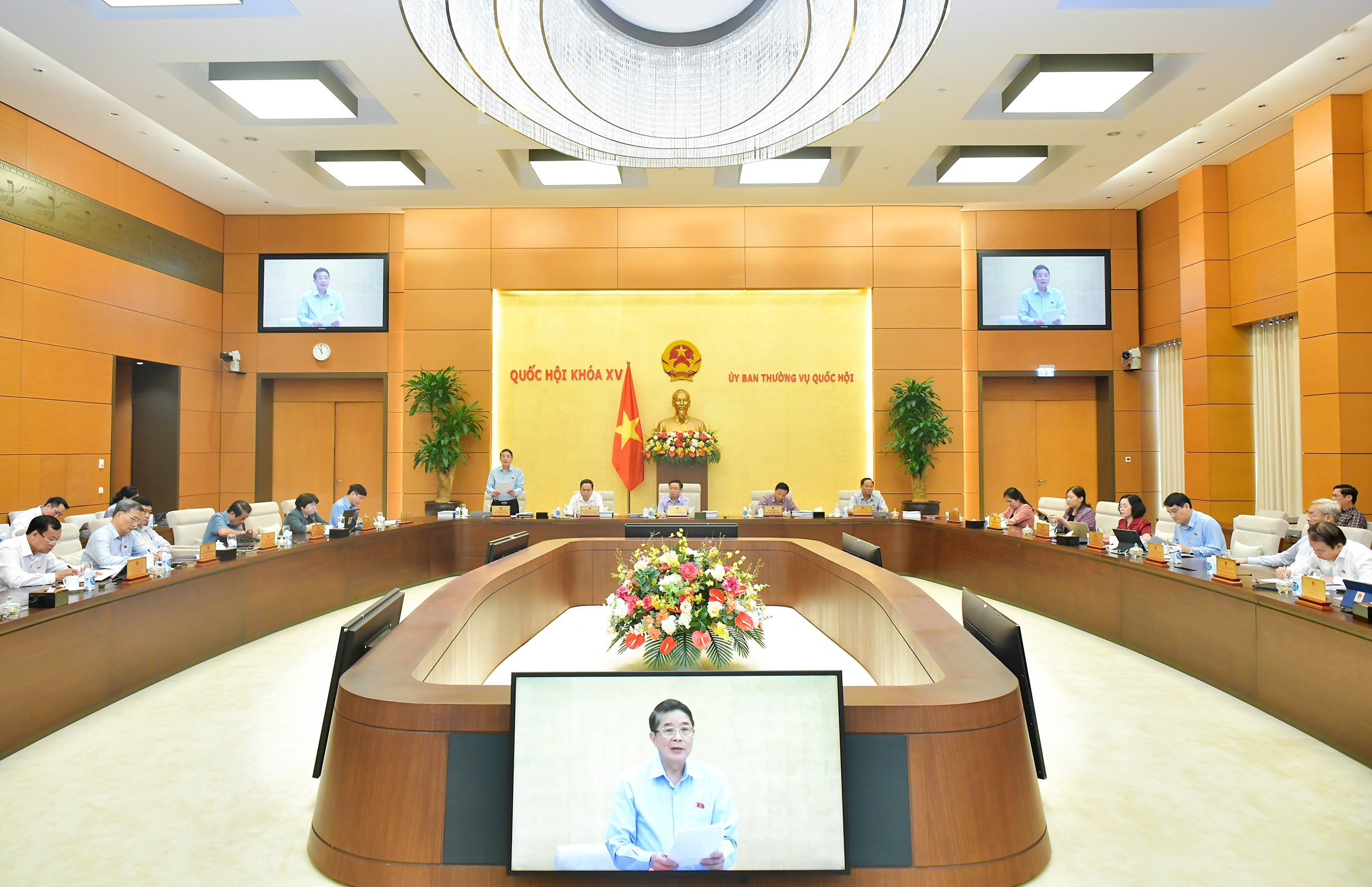 Bộ trưởng Nguyễn Mạnh Hùng: 'Không có bộ, ngành nào độc quyền trên môi trường số'