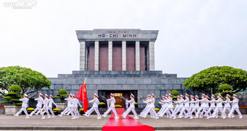 Ba Dinh Square hosts flag raising ceremony to mark National Day