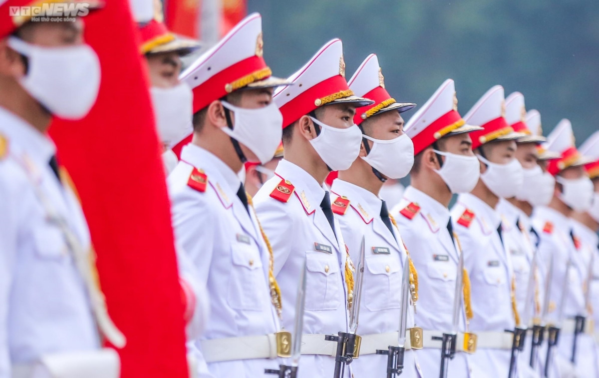 ba dinh square hosts flag raising ceremony to mark national day picture 10