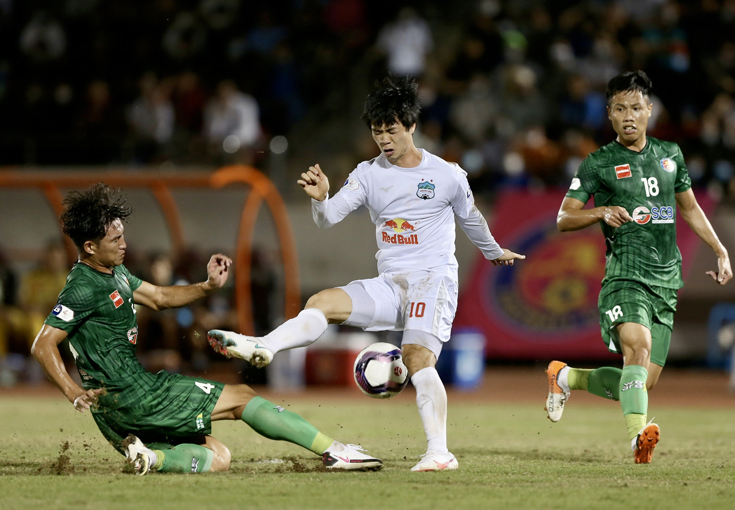 Sài Gòn nhen lên hy vọng trụ hạng sau trận thắng ở vòng 14 V-League. 