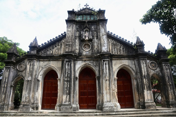 Nét cổ kính của nhà thờ đá gần 120 tuổi ở Đà Nẵng