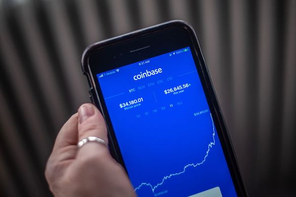 Coinbase thay đổi phí giao dịch, nhà đầu tư nhỏ lẻ thiệt thòi