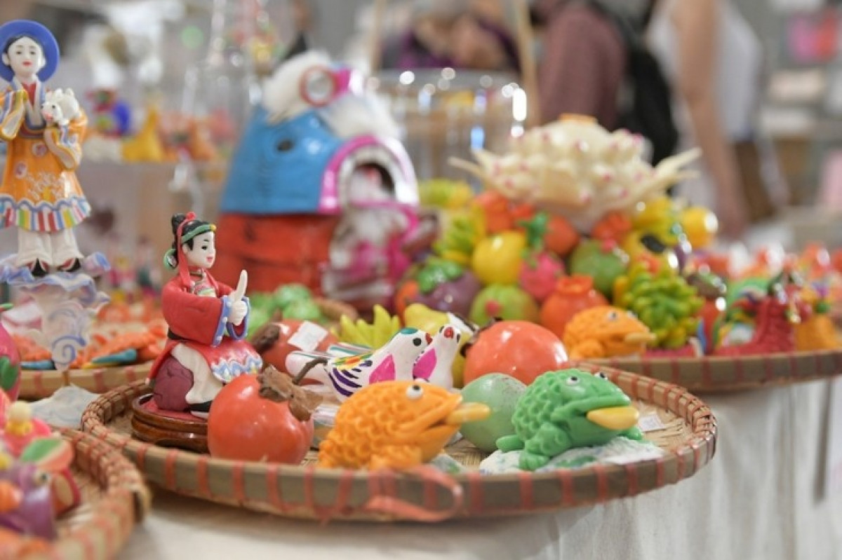 hanoi artisan preserves the art of making toy figurines picture 2