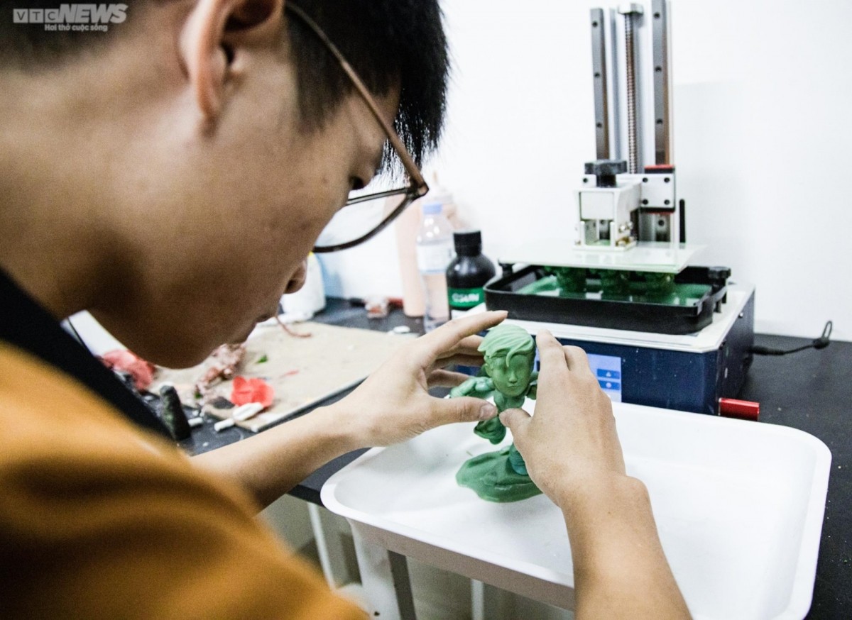 mini human figurines prove popular among consumers picture 4