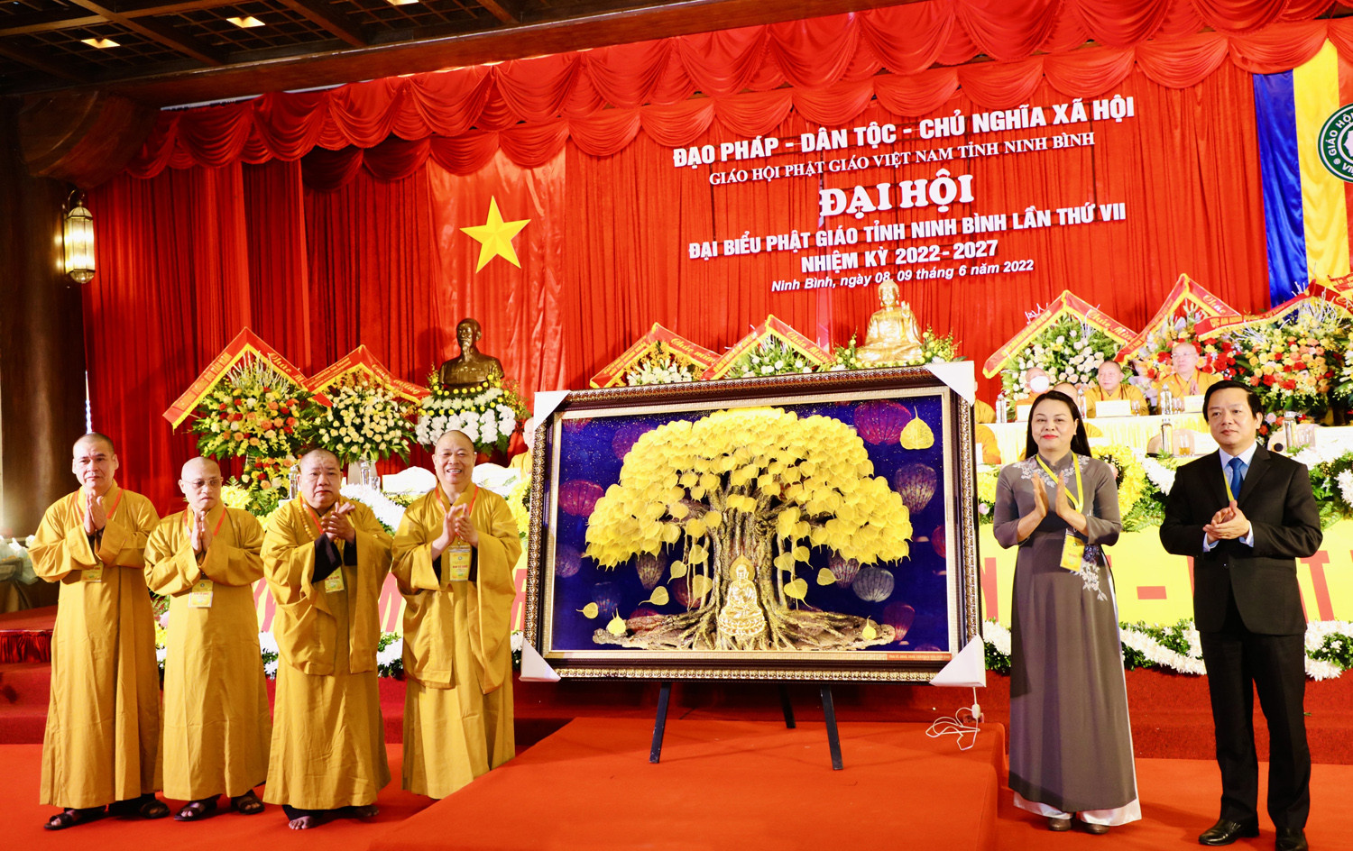 Đổi mới, tăng cường vận động chức sắc tôn giáo ở tỉnh Ninh Bình