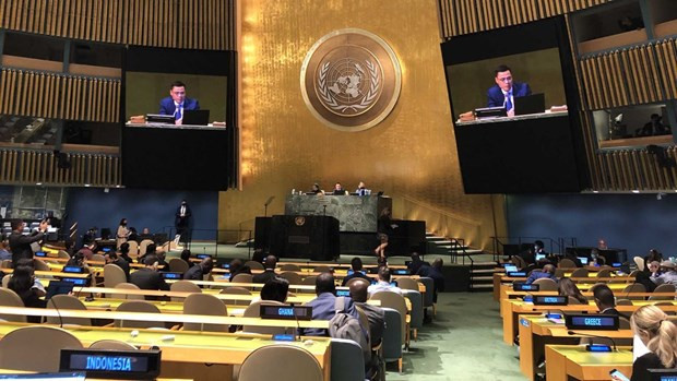 Ambassador jointly chairs UNGA 77 opening hinh anh 1