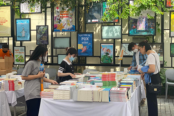 Lan toả văn hoá đọc tại 'Phiên chợ khuyến đọc'