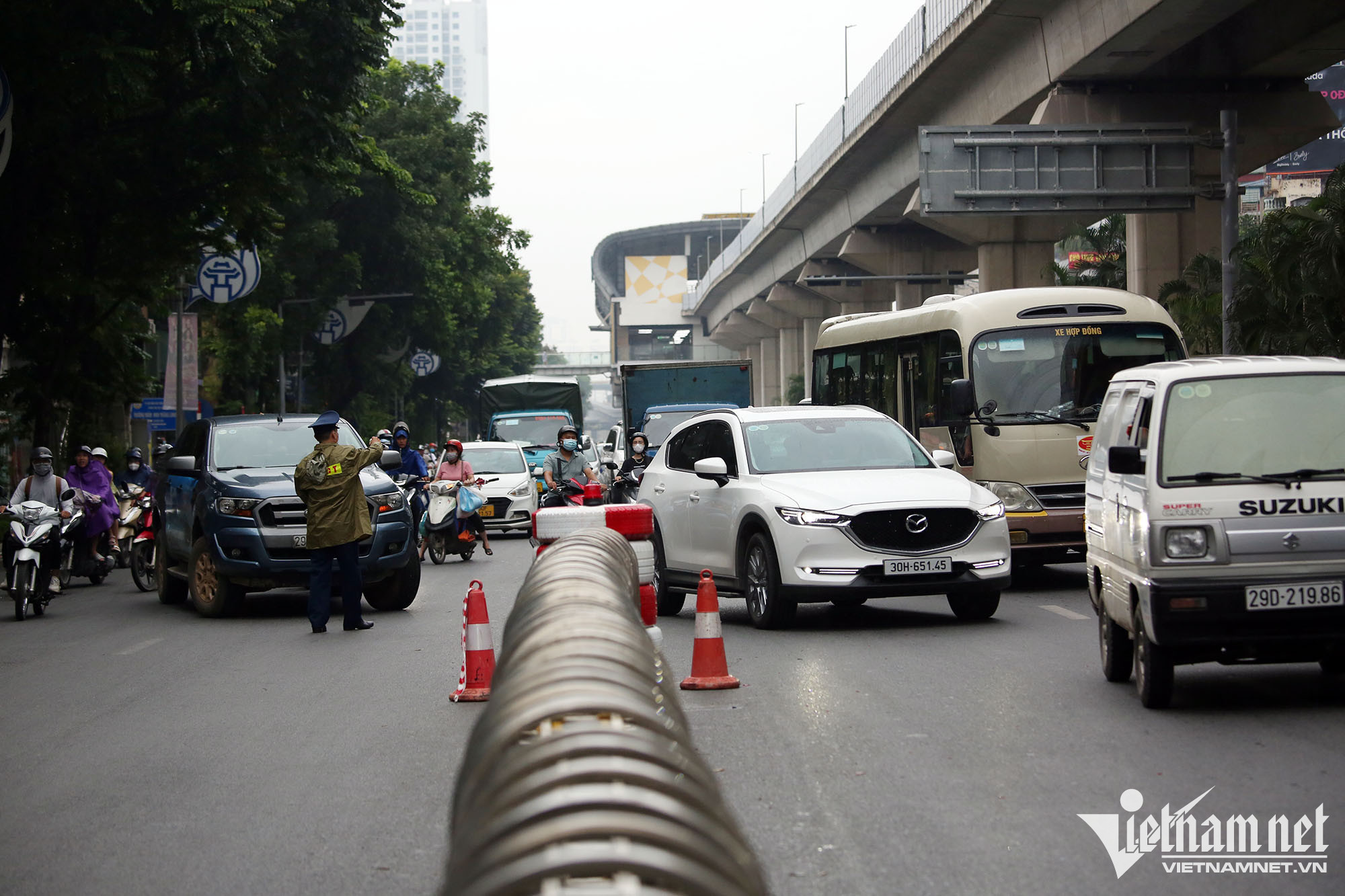 Phân làn ở đường Nguyễn Trãi, làm sao để tài xế không bị phạt oan?