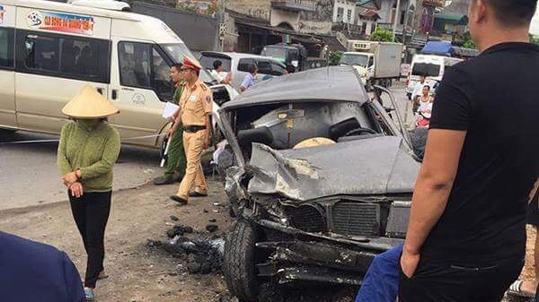 Ô tô chở than tông trực diện xe chở cựu chiến binh