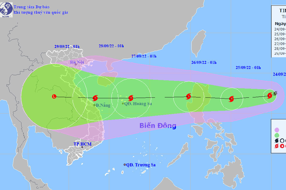 Biển Đông sắp đón bão cấp 11, miền Trung mưa xối xả