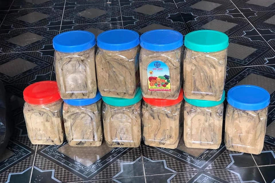 Độc lạ món cá sống ủ chua thành đặc sản, chờ vài tháng mới ra lò - 8