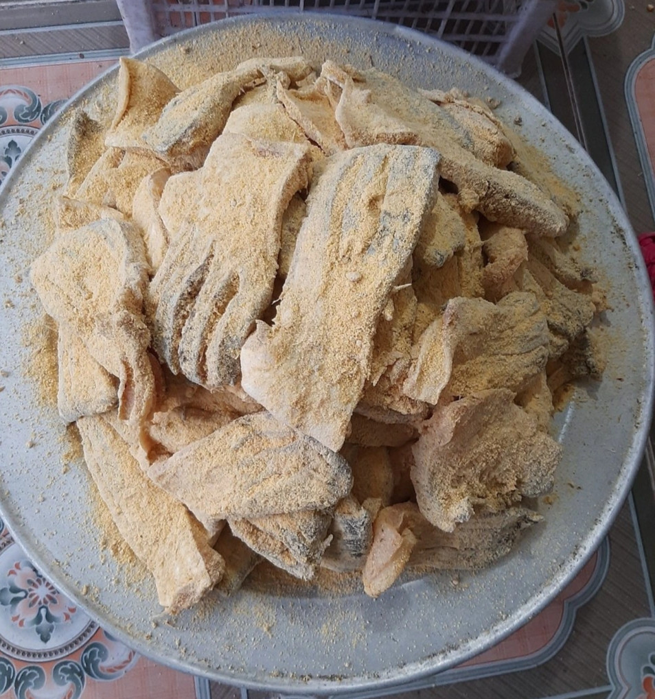 Độc lạ món cá sống ủ chua thành đặc sản, chờ vài tháng mới ra lò - 3