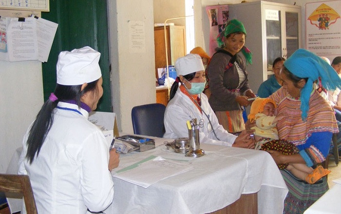 Giúp đồng bảo DTTS tiếp cận các dịch vụ y tế cơ bản