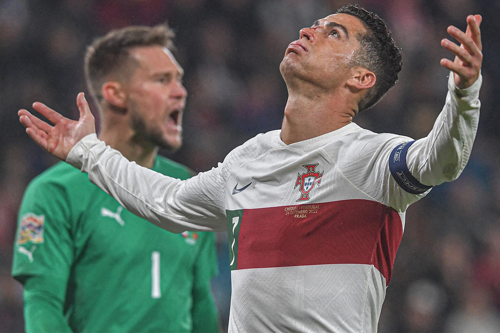 Ronaldo: Mờ nhạt từ MU đến Bồ Đào Nha