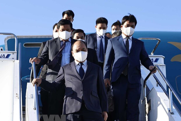Chuyến bay thương mại chở Chủ tịch nước tới Tokyo dự Quốc tang ông Abe