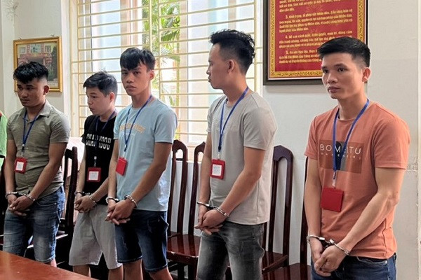 Nhóm thanh niên đánh người bằng tuýp sắt, lộ đường dây buôn ma túy