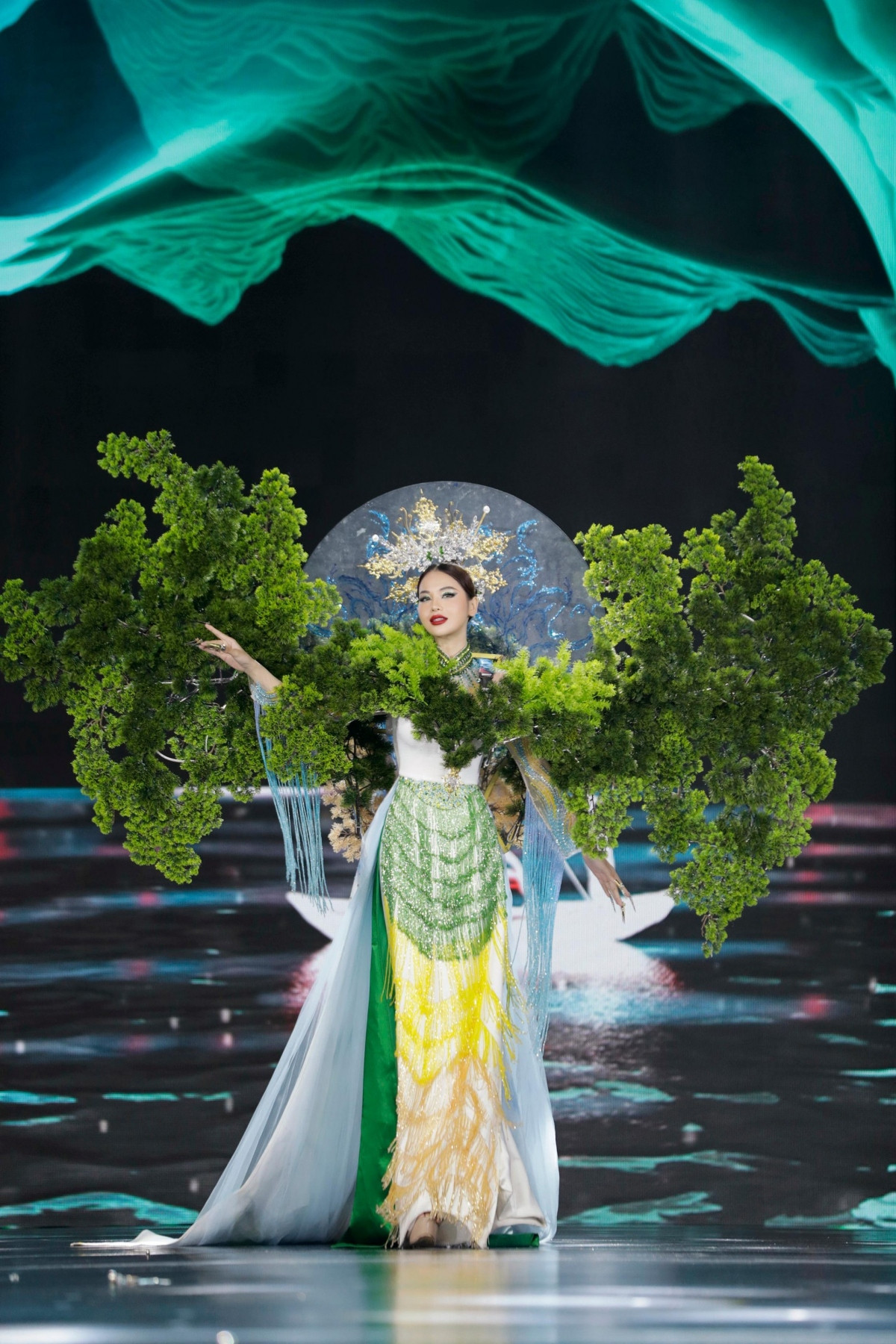 beauties wow in traditional costume contest at miss grand vietnam picture 4
