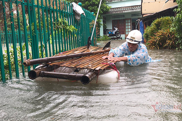 Dự báo thời tiết 27/9: Bão số 4 đổ bộ, cả vùng Trung Trung Bộ mưa trắng trời