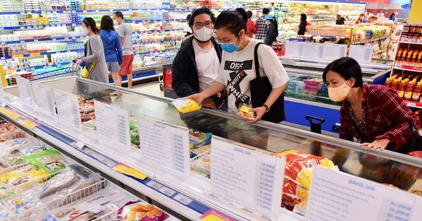 Sản phẩm pho mát bị thu hồi do nghi có chứa kim loại, người tiêu dùng không sử dụng những sản phẩm này - Ảnh: Bộ CT