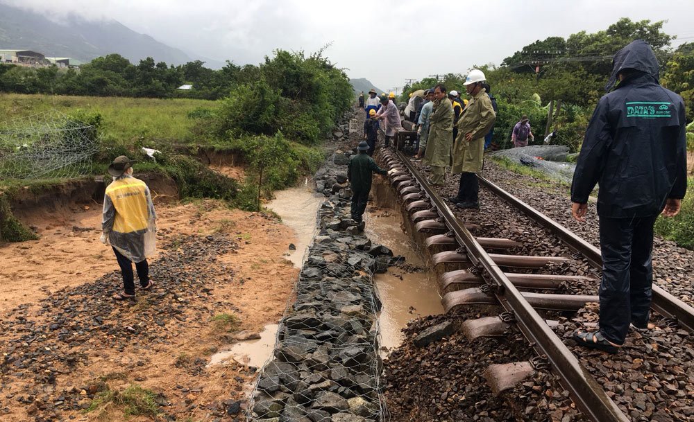 Siêu bão Noru: Bộ GTVT yêu cầu sẵn sàng ứng phó sự cố