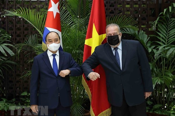 Chủ tịch nước Nguyễn Xuân Phúc hội kiến Thủ tướng CH Cuba
