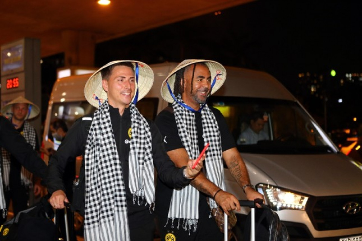 dortmund legends touch down in vietnam ahead of charity match picture 5